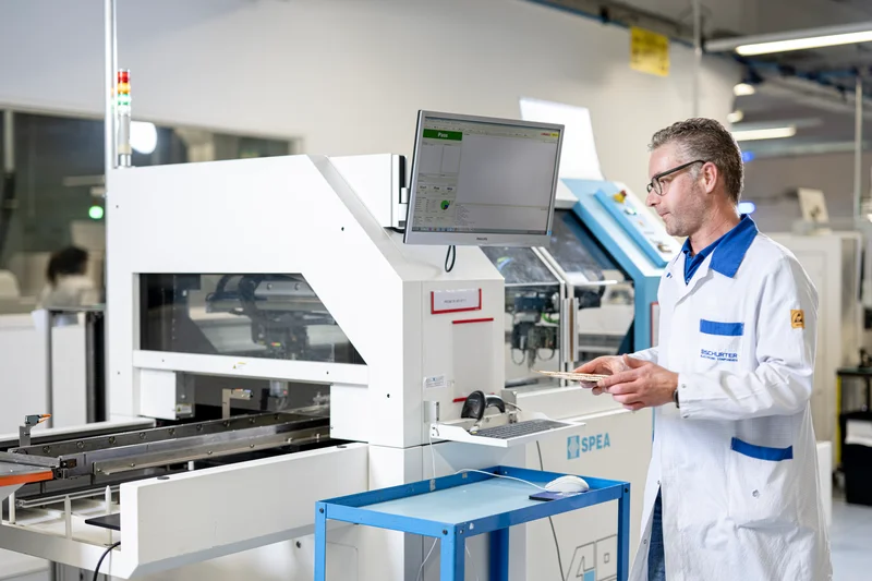 We take over SCHURTER Solutions, the EMS division of the Swiss electronics components manufacturer SCHURTER. The production facilities in Switzerland and Romania, including their customers and employees, will be gradually integrated.